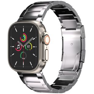 Accezz Glans Titanium bandje voor de Apple Watch Series 1-9 / SE / Ultra (2) - 42/44/45/49 mm - Zilver