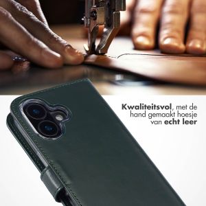 Selencia Echt Lederen Bookcase iPhone 16 - Groen